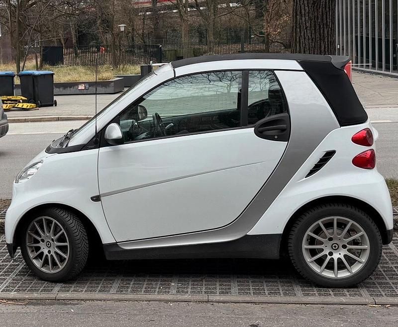Weiß Gebraucht 2010 Smart ForTwo Cabrio Cabrio | 4.900 € (Fairer Preis) - Bild 1/4