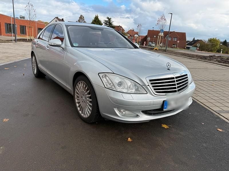 Silber Gebraucht 2006 Mercedes S350 Limousine | 8.900 € (Guter Preis) - Bild 1/4