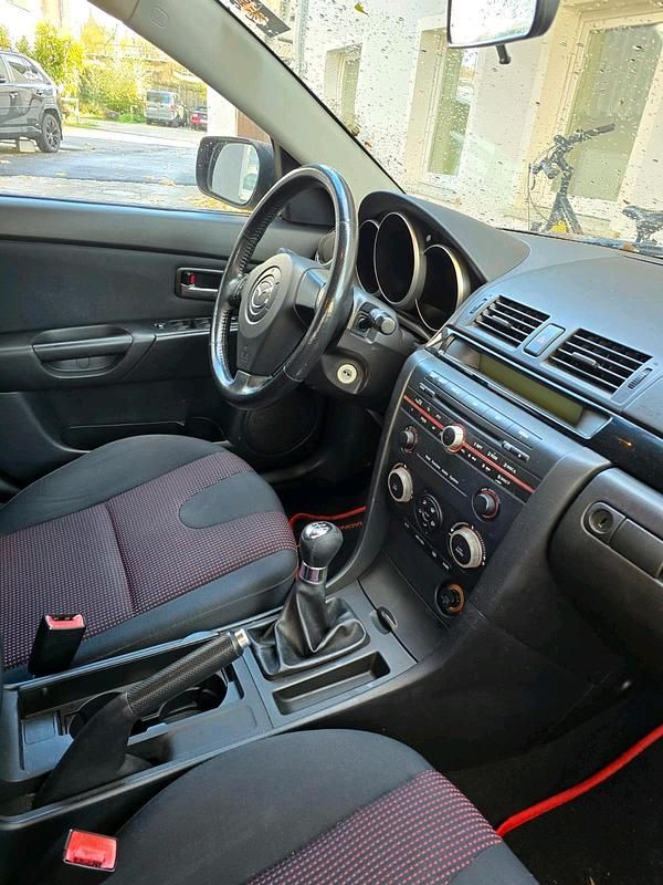 Schwarz Gebraucht 2006 Mazda 3 Kombi | 1.500 € (Superpreis) - Bild 1/4