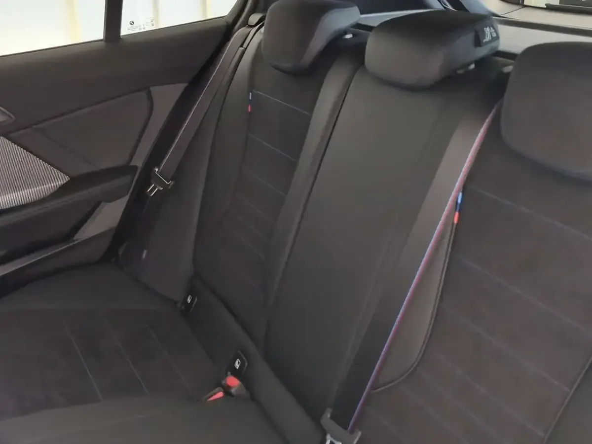 Gebraucht BMW 118 M Sport 150 PS (110 kW) 2025 Grau Kleinwagen