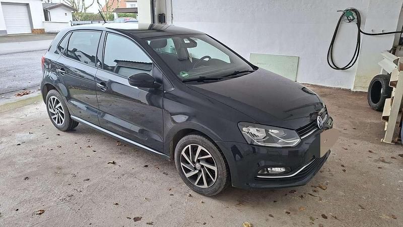 Grau Gebraucht 2017 VW Polo Sound Limousine | 7.999 € (Fairer Preis) - Bild 1/4