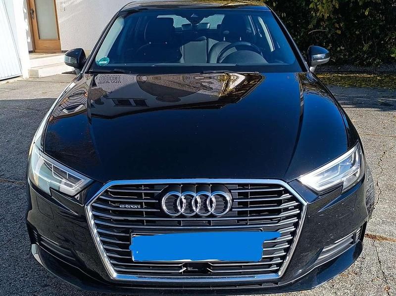 Gebraucht Audi e-tron Sportback 110 kW (150 PS) 2017 Schwarz SUV