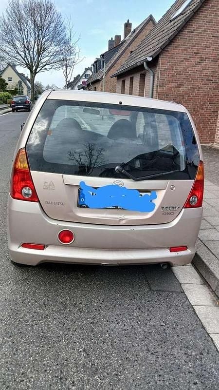 Gebraucht Daihatsu YRV Plus 87 PS (63 kW) 2005 Van / Kleinbus