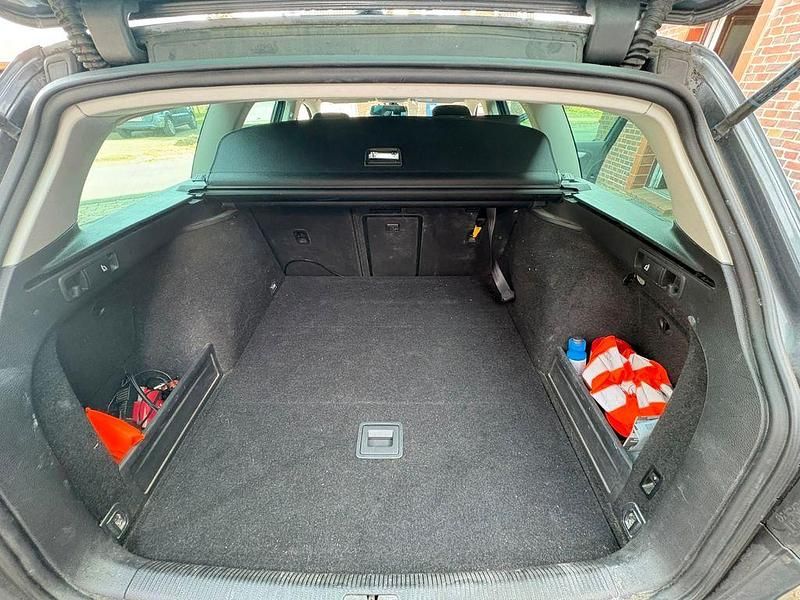 Gebraucht VW Passat Comfortline 140 PS (102 kW) 2013 Grau Kombi