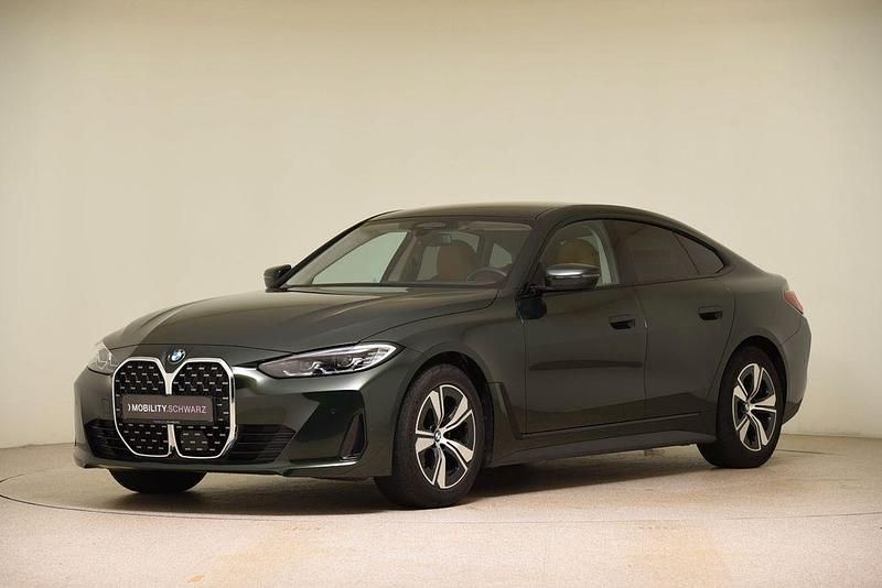 Grün Gebraucht 2024 BMW 420 Gran Coupé Sport Line Coupé | 38.520 € (Superpreis) - Bild 1/4