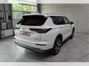 Neu Mitsubishi Outlander P-HEV 306 PS (225 kW) 2026 Weiß (andenweiß) SUV