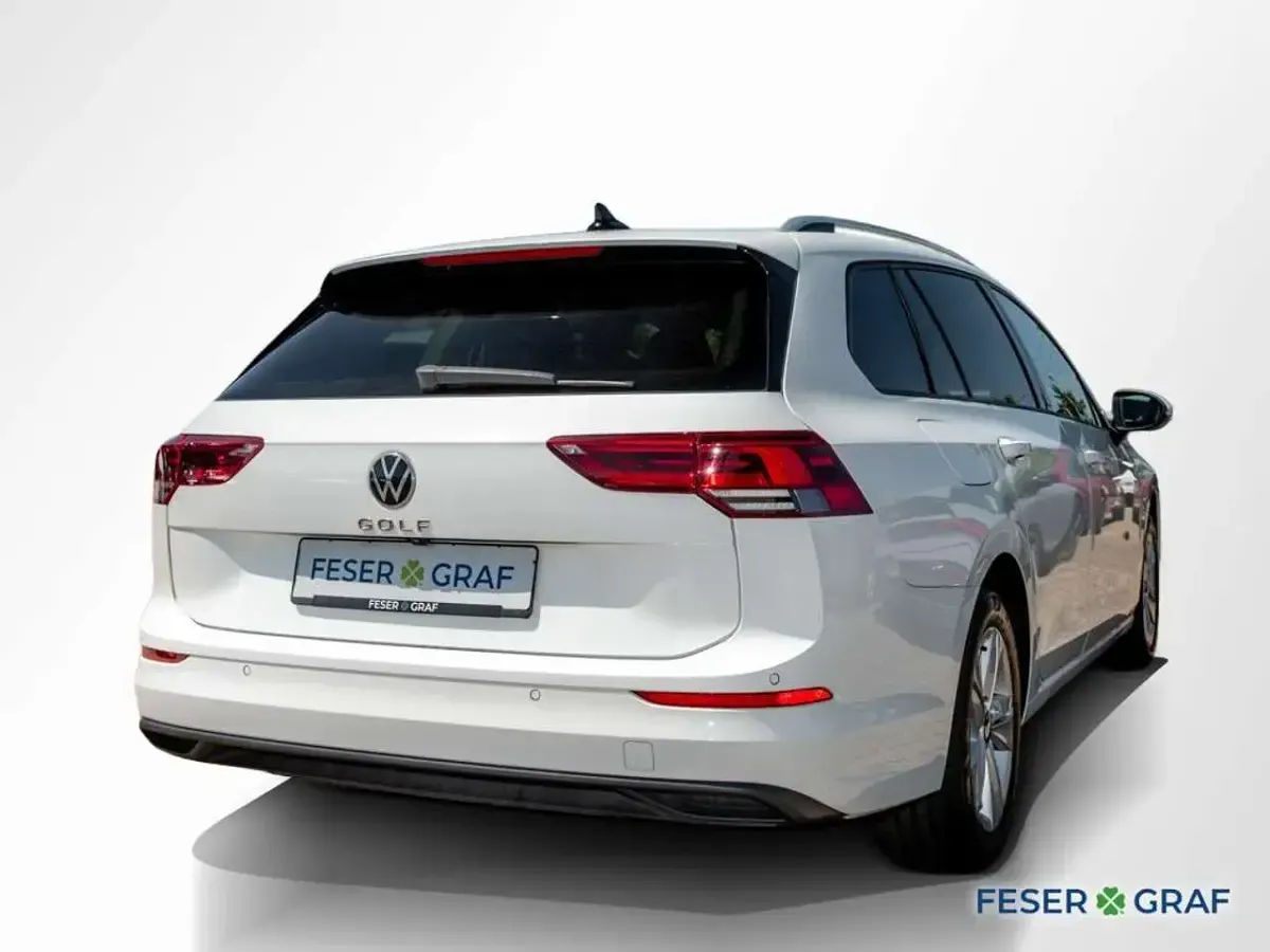 Gebraucht VW Golf VIII Life 116 PS (85 kW) 2024 Pure white Kombi