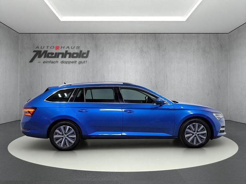 Gebraucht Skoda Superb Style 218 PS (160 kW) 2021 Raceblau metallic Kombi