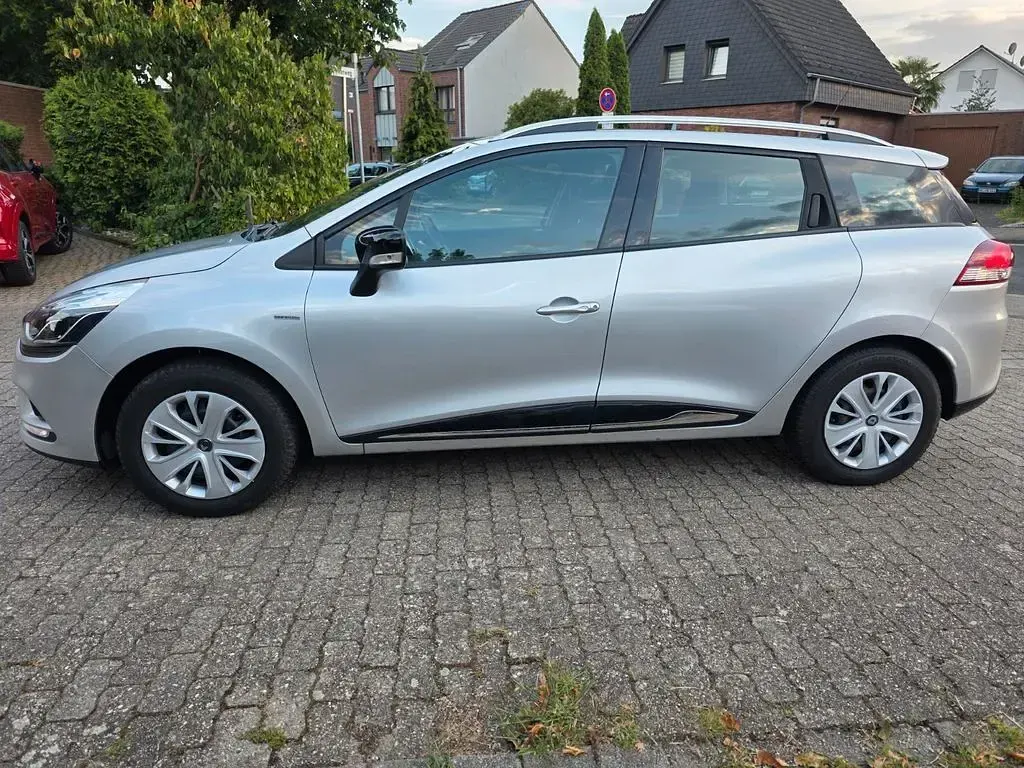 Gebraucht Renault Clio IV LIMITED 90 PS (66 kW) 2019 Silber Limousine