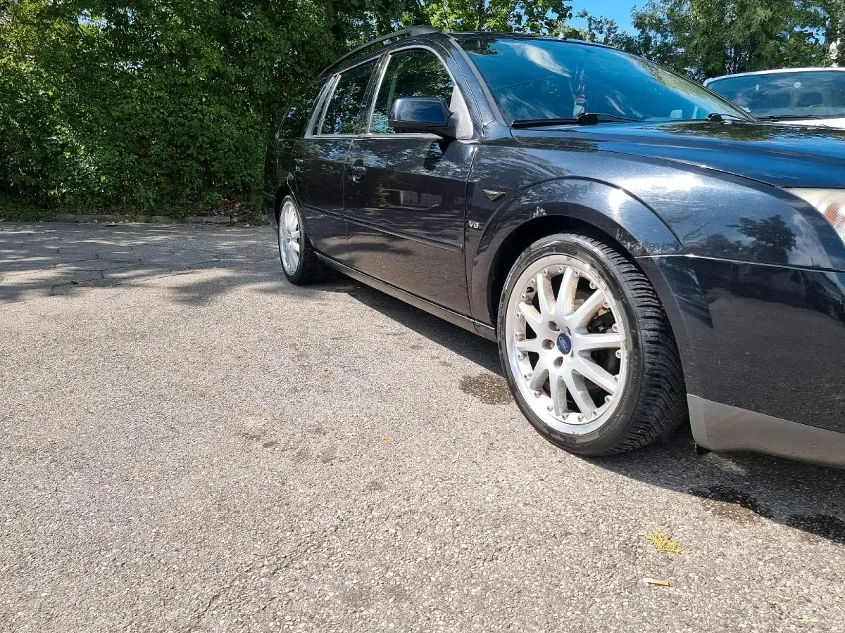 Gebraucht Ford Mondeo 170 PS (125 kW) 2004 Schwarz Kombi