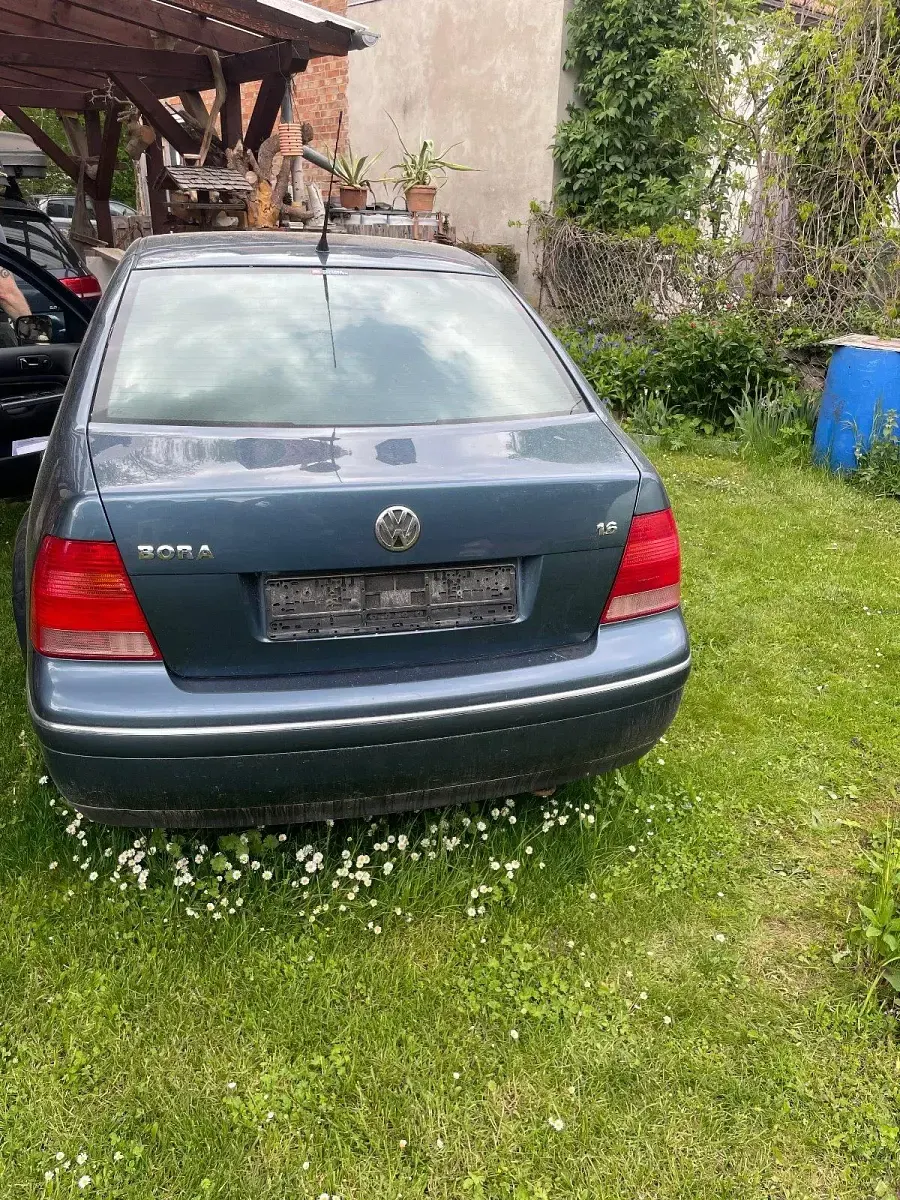 Brugt VW Bora 105 HK (77 kW) 2004 Blå Sedan
