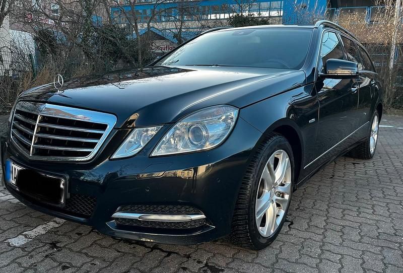 Gebraucht Mercedes E200 Avantgarde 184 PS (135 kW) 2010 Schwarz Kombi