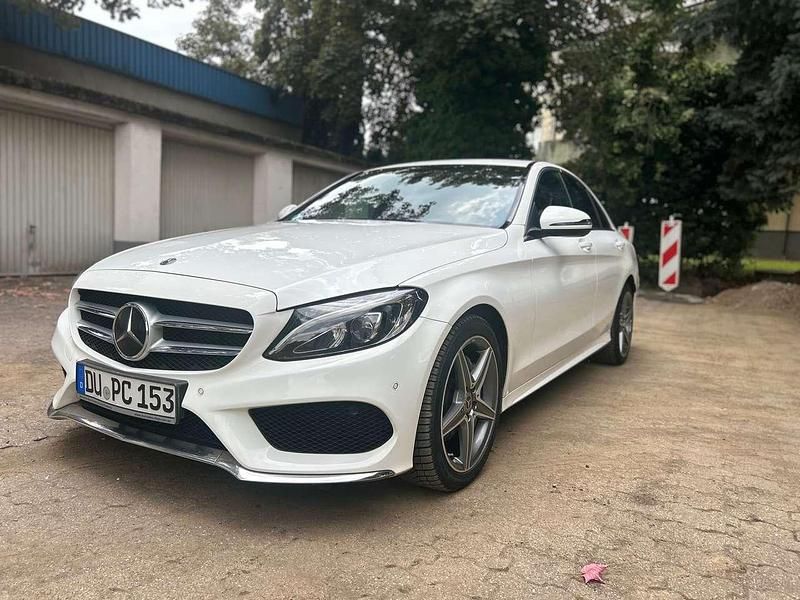 Polarweiss unilack Gebraucht 2017 Mercedes C200 AMG line Limousine | 17.490 € (Fairer Preis) - Bild 1/4