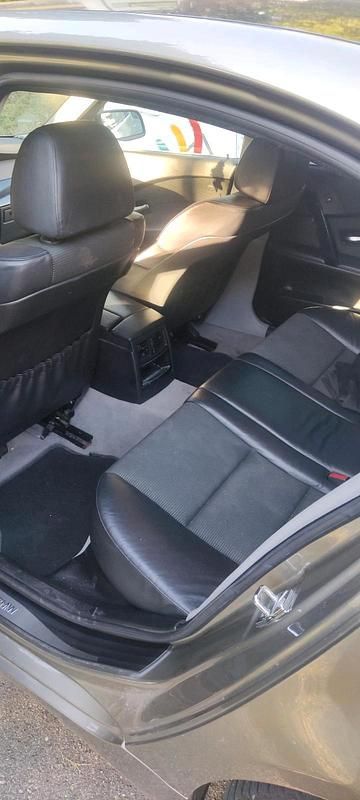 Grün Gebraucht 2004 BMW 520 Limousine | 3.950 € (Etwas zu teuer) - Bild 1/4