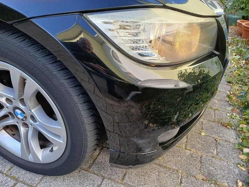 Gebraucht BMW 318 143 PS (105 kW) 2012 Schwarz Kombi