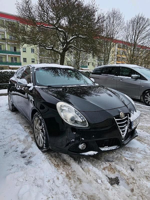 Gebraucht Alfa Romeo Giulietta 175 PS (128 kW) 2015 Schwarz Kleinwagen