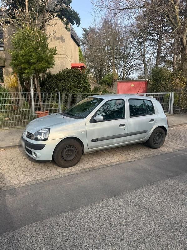 Gebraucht Renault Clio II 75 PS (55 kW) 2003 Silber Kleinwagen