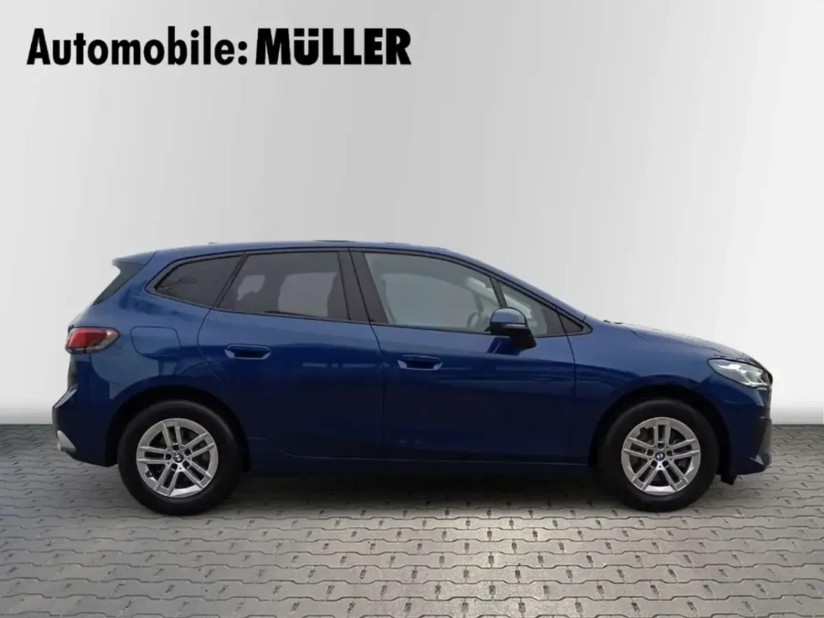 Gebraucht BMW 218 Active Tourer Sport Line 150 PS (110 kW) 2022 Phytonicblau metallic Van / Kleinbus