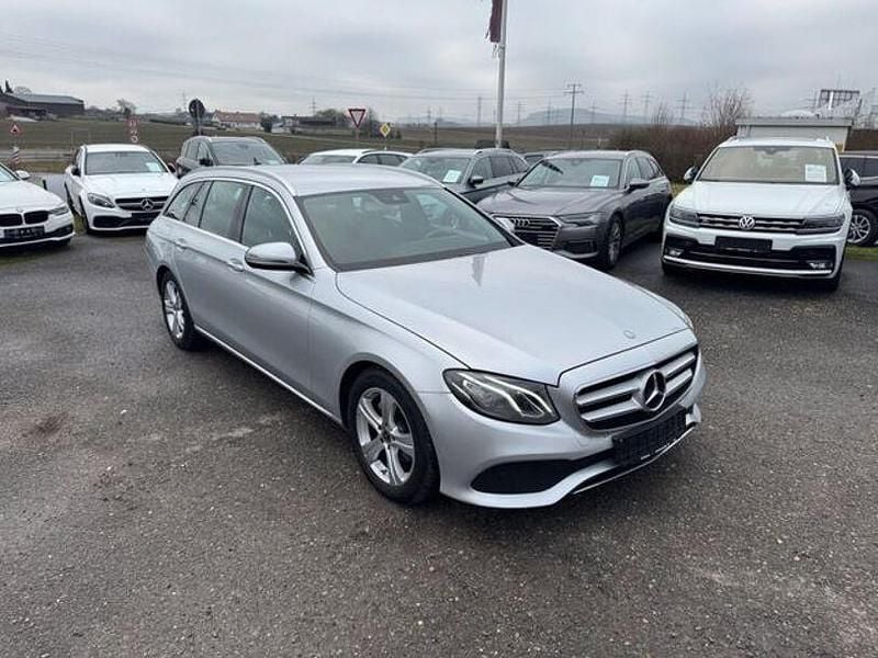 Gebraucht Mercedes E220 210 PS (154 kW) 2017 Silber Kombi