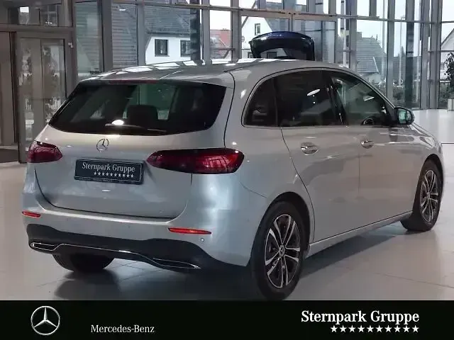 Gebraucht Mercedes B200 Progressive 177 PS (130 kW) 2024 Lack hightechsilber Kleinwagen