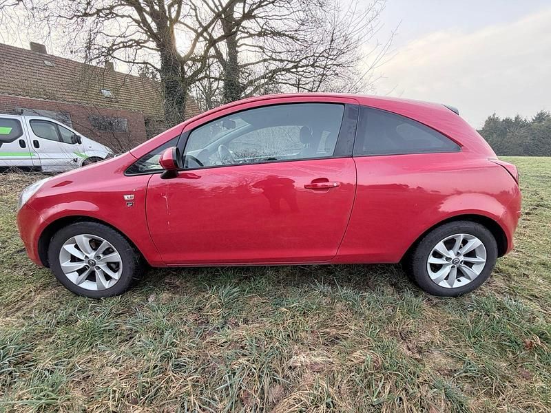 Gebraucht Opel Corsa 80 PS (58 kW) 2010 Rot Kleinwagen