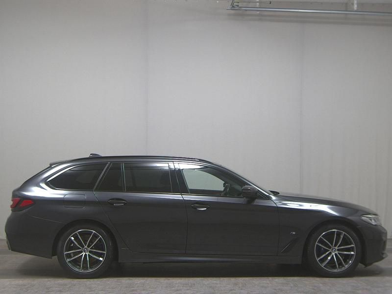 Gebraucht BMW 520 M Sport 190 PS (139 kW) 2022 Grau Kombi