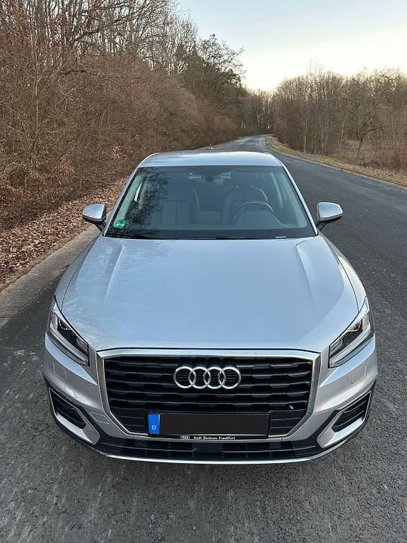 Gebraucht Audi Q2 Ambiente 150 PS (110 kW) 2019 Silber SUV