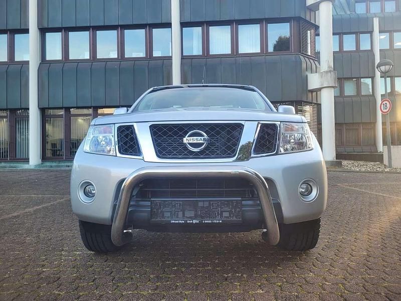 Gebraucht Nissan Navara SE 190 PS (139 kW) 2011 Silver (m) Pickup
