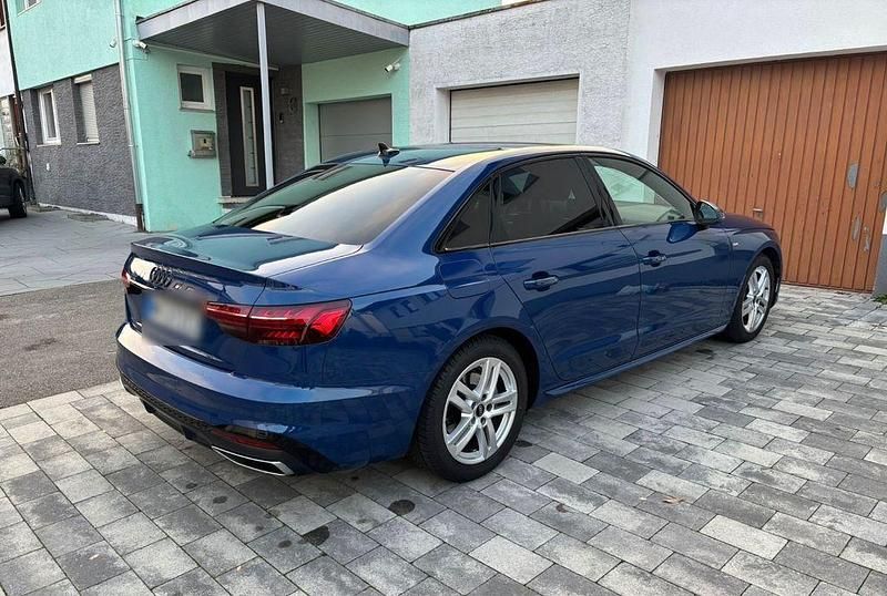 Blau Gebraucht 2024 Audi A4 S-Line Limousine | 34.400 € (Fairer Preis) - Bild 1/4