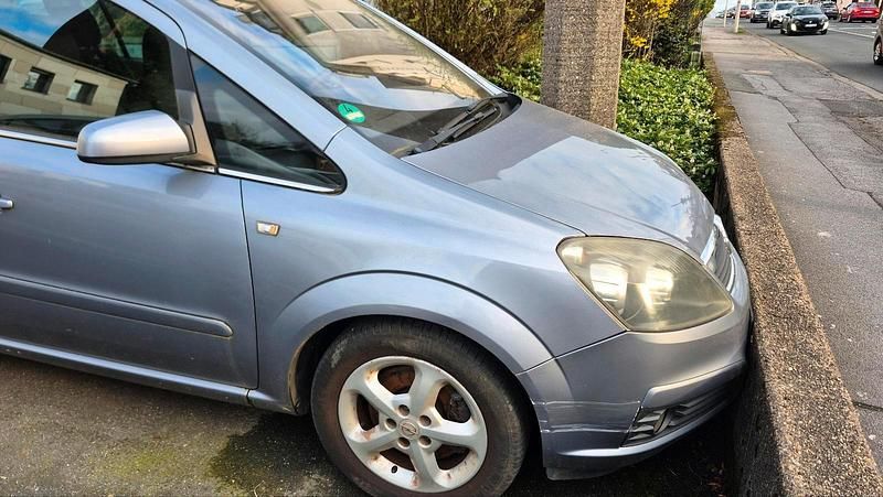 Gebraucht Opel Zafira 97 PS (71 kW) 2007 Grau Van / Kleinbus