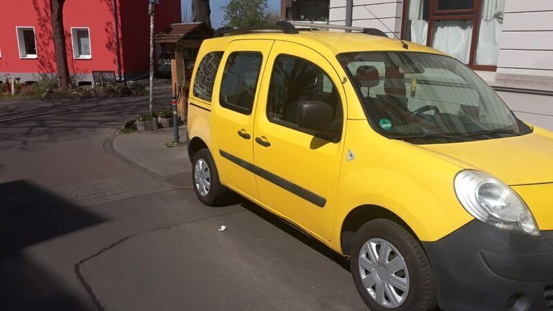 Gelb Gebraucht 2009 Renault Kangoo Expression Van / Kleinbus | 3.890 € (Fairer Preis) - Bild 1/3