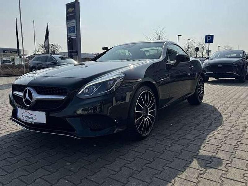 Gebraucht Mercedes SLC180 156 PS (114 kW) 2017 Obsidianschwarz Cabrio