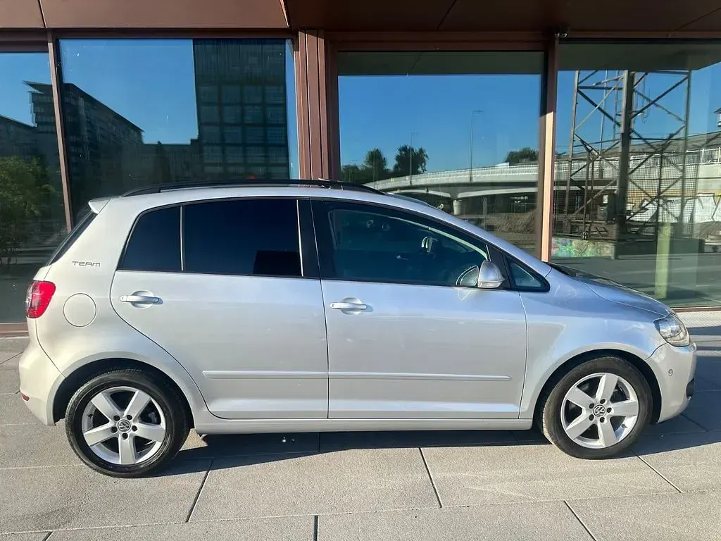 Gebraucht VW Golf Plus Cross 122 PS (89 kW) 2010 Silber Van / Kleinbus