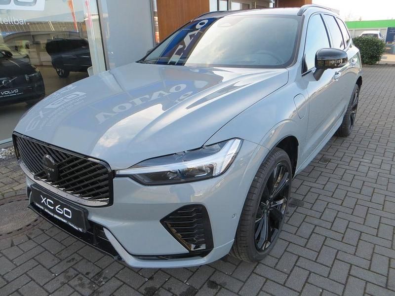 Neu Volvo XC60 Plus 349 PS (256 kW) 2026 Grau SUV