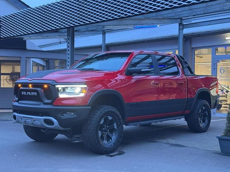 Second-hand Dodge Ram 401 CP (294 kW) 2019 Roșu Pickup