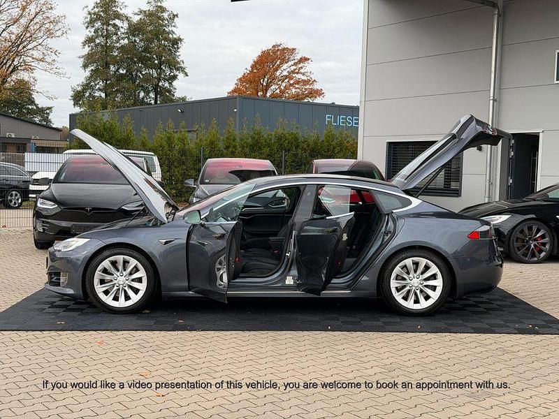 Gebraucht Tesla Model S 386 kW (525 PS) 2020 Midnight silver metallic Kleinwagen