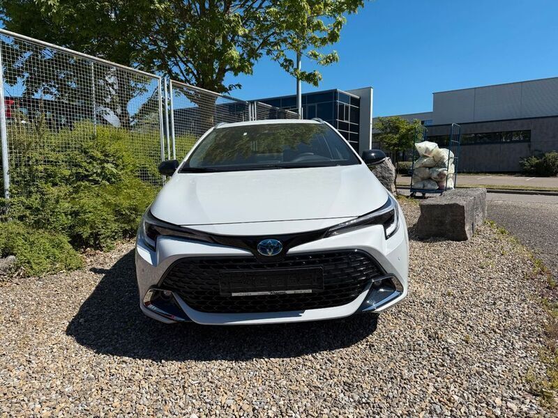 Neu Toyota Corolla 178 PS (130 kW) 2025 1k6 dynamic grey Kombi