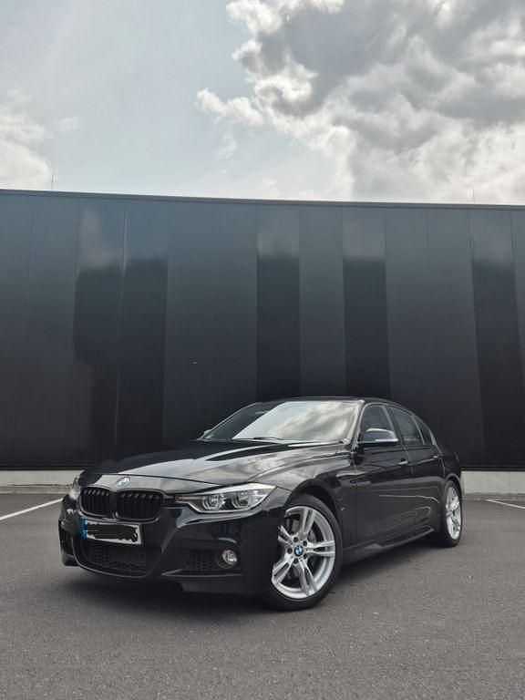 Schwarz Gebraucht 2015 BMW 335 Comfort Edition Limousine | 19.700 € (Fairer Preis) - Bild 1/4