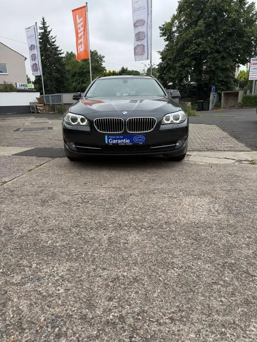 Gebraucht BMW 520 184 PS (135 kW) 2013 Grau Kombi