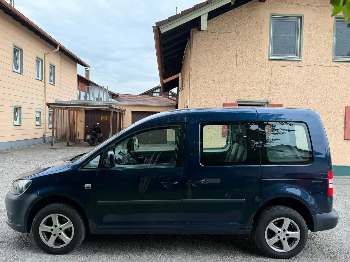Gebraucht VW Caddy 110 PS (80 kW) 2012 Blau Van / Kleinbus