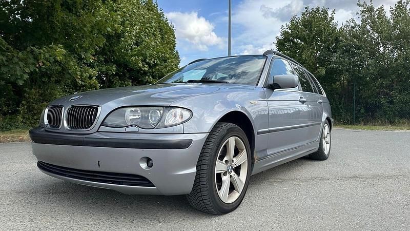 Gebraucht BMW 318 143 PS (105 kW) 2005 Grau Kombi
