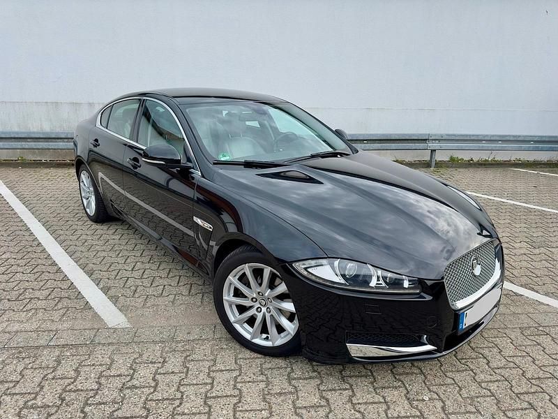 Second-hand Jaguar XF 190 CP (139 kW) 2012 Negru Berlinǎ