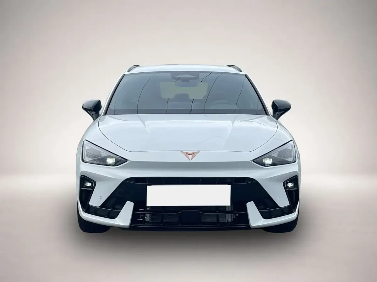 Neu Cupra Leon 204 PS (150 kW) 2026 Weiß