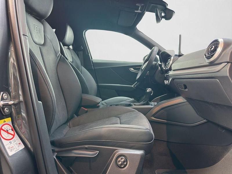 Neu Audi Q2 S-Line 150 PS (110 kW) 2026 Grau SUV