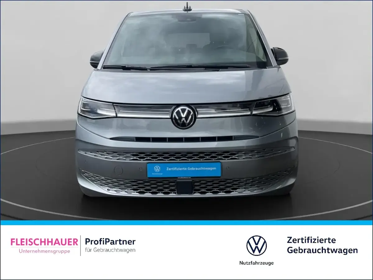 Gebraucht VW Multivan Style 150 PS (110 kW) 2025 Silber Van / Kleinbus