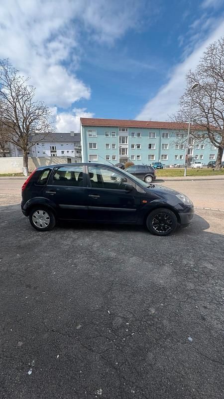 Gebraucht Ford Fiesta 100 PS (73 kW) 2006 Blau Kleinwagen