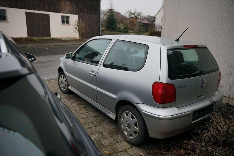 Gebraucht VW Polo 50 PS (36 kW) 2001 Silber Kleinwagen
