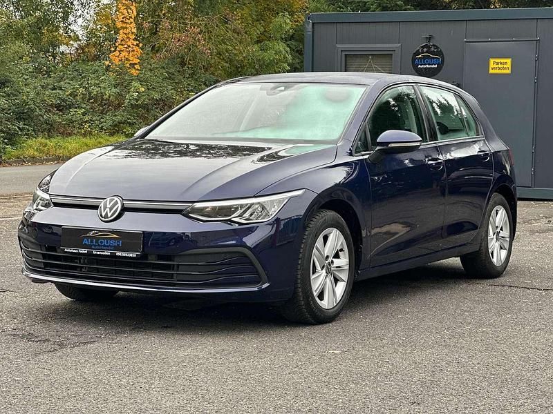 Gebraucht VW Golf VIII Life 150 PS (110 kW) 2020 Atlantic blue Limousine