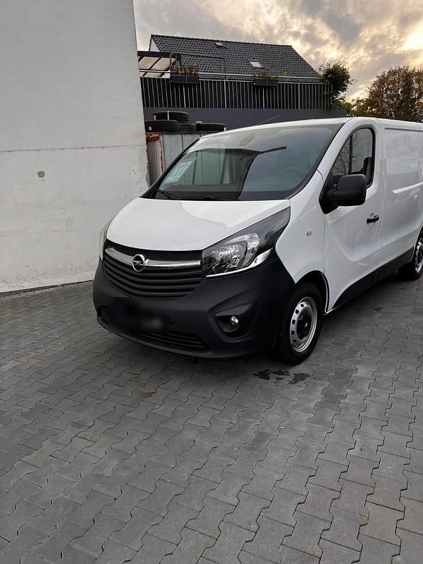 Gebraucht Opel Vivaro 120 PS (88 kW) 2018 Weiß Van / Kleinbus
