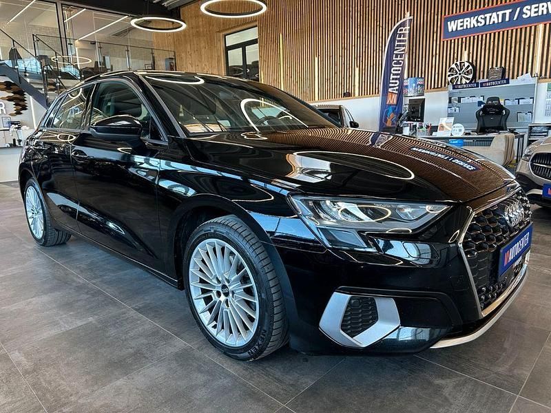 Gebraucht Audi A3 Ambiente 150 PS (110 kW) 2023 Schwarz Limousine